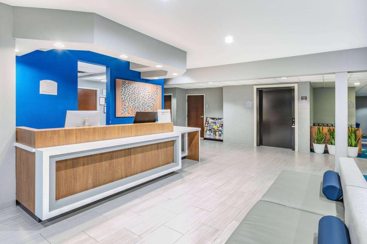 Microtel Inn & Suites By Wyndham Austin Airport Екстер'єр фото