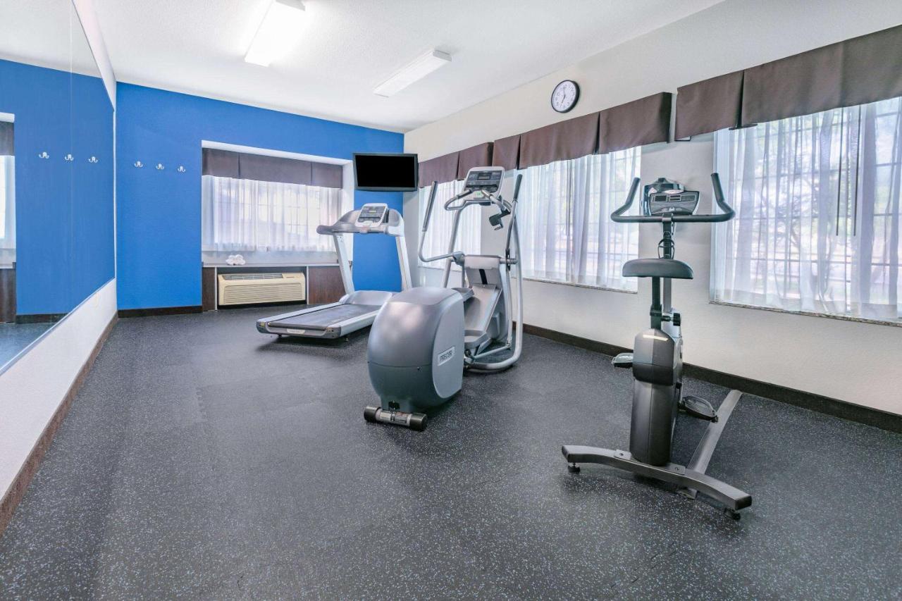 Microtel Inn & Suites By Wyndham Austin Airport Екстер'єр фото