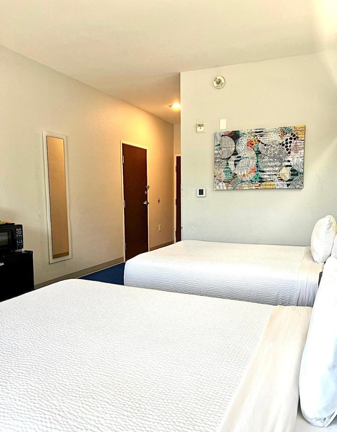 Microtel Inn & Suites By Wyndham Austin Airport Екстер'єр фото